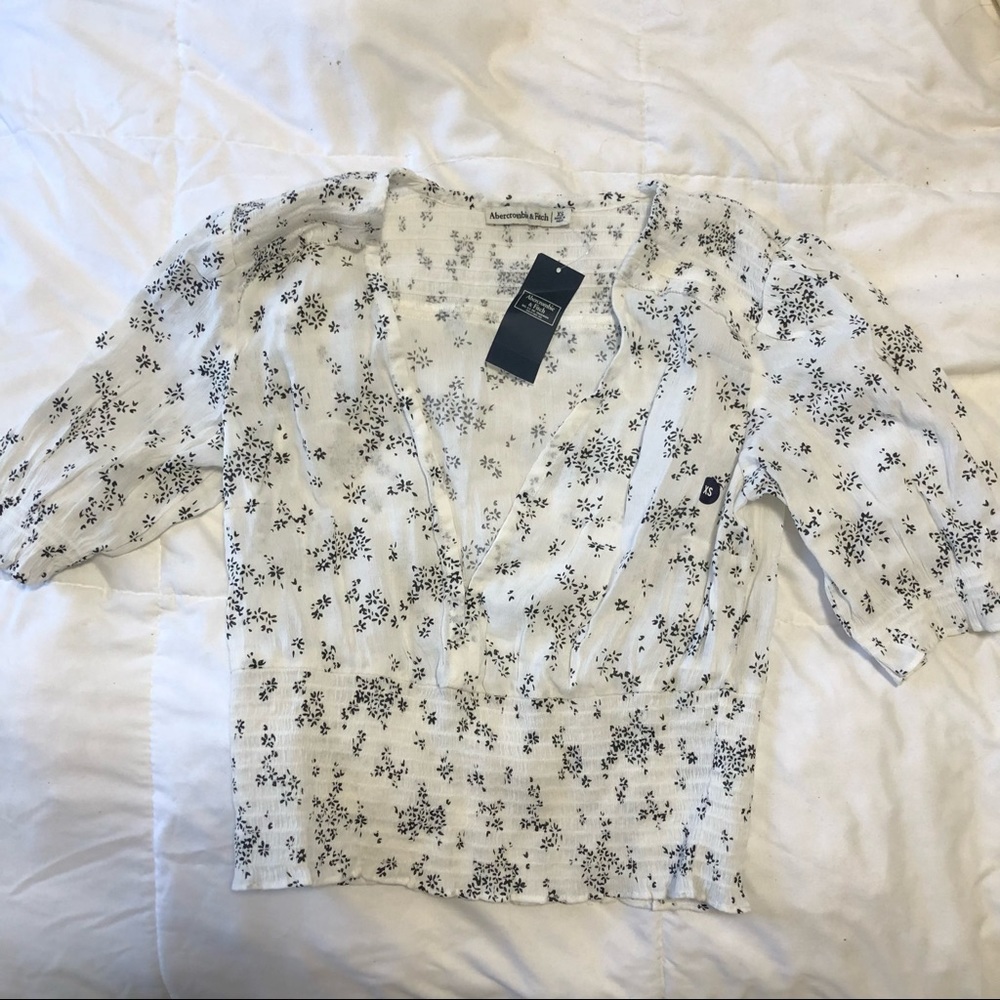 Abercrombie White Floral Puff Sleeve Blouse